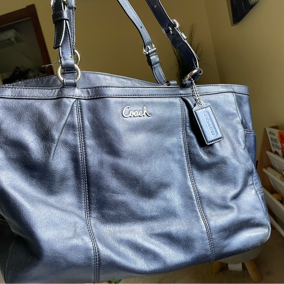 Navy Blue Coach purse - like new condition - Picture 2 of 4